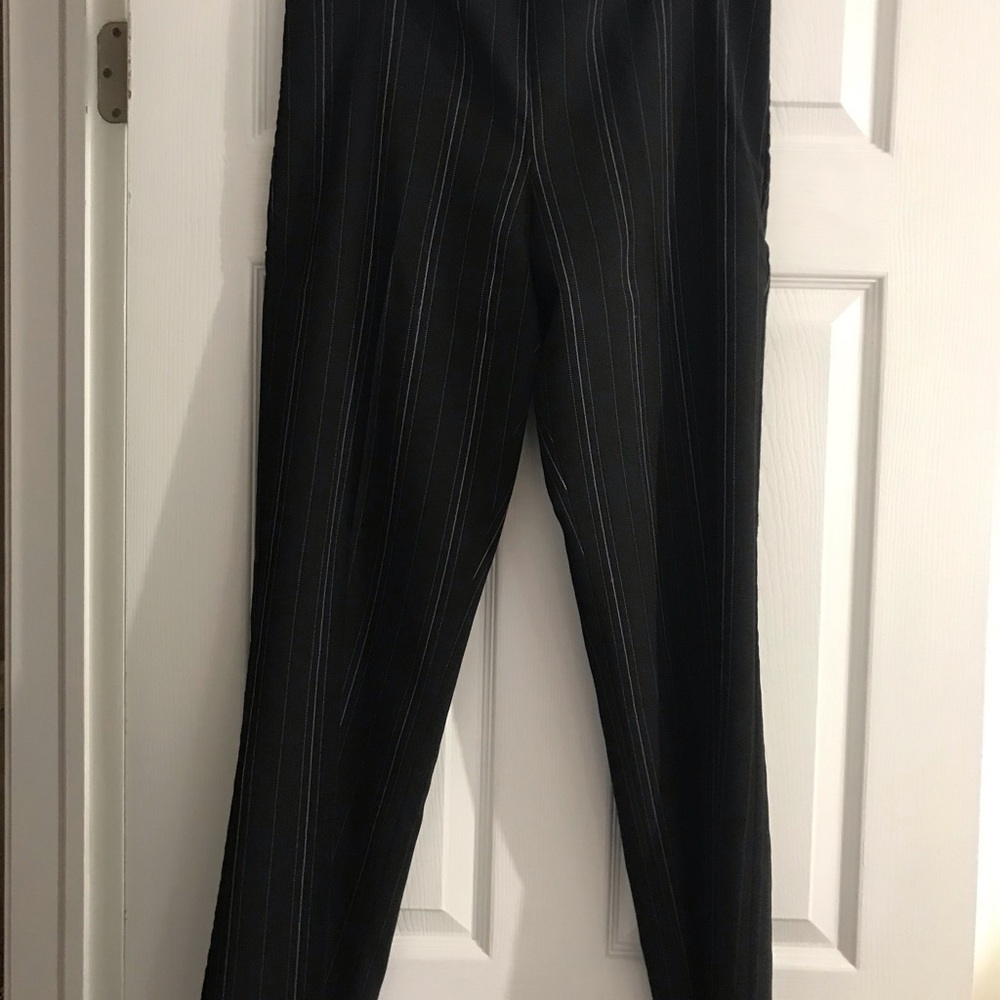Women’s three-piece skirt suit - Picture 6 of 10